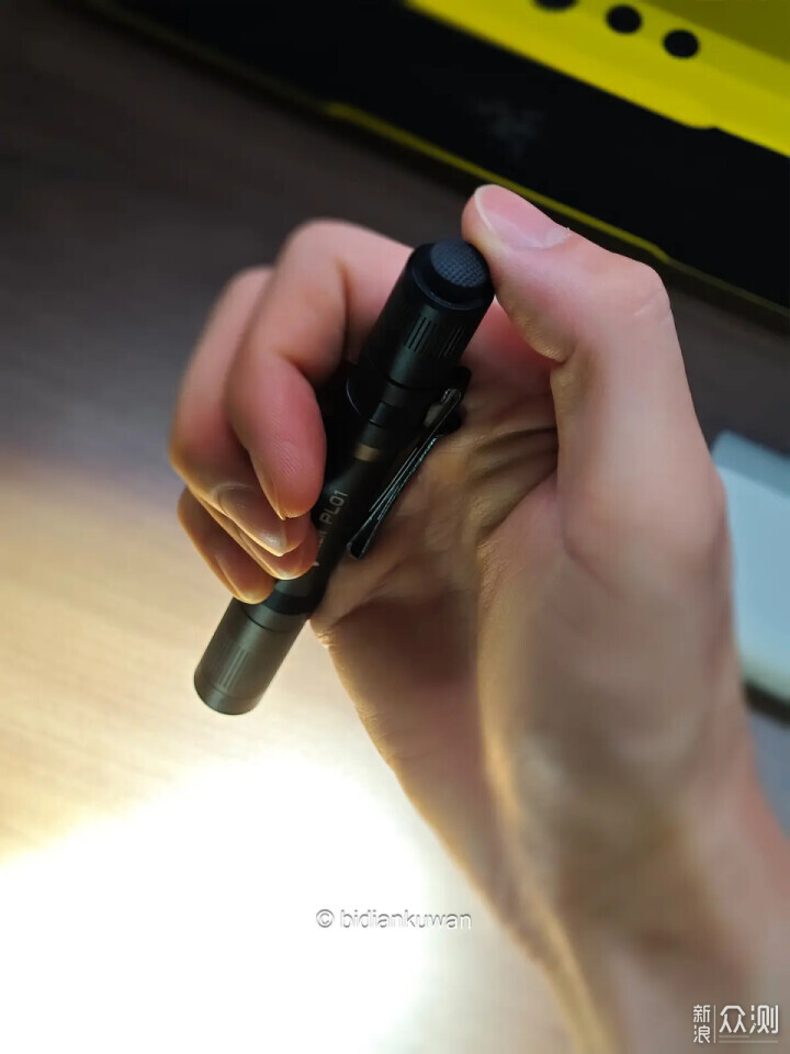 笔形强光，轻便全能：务本PL01迷你手电筒实测_新浪众测